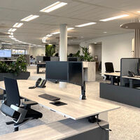 Porte-câbles contribuant à la Clean Desk Policy