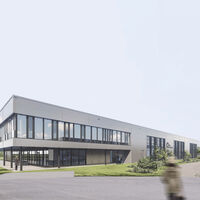 Spatenstich für die SMW Factory Airport: SMW-AUTOBLOK startet den Bau seiner Fabrik der Zukunft